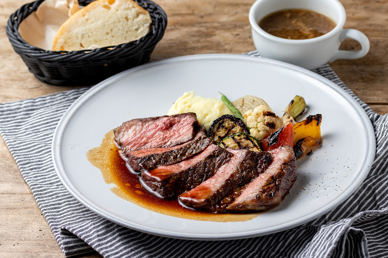 港区 竹芝シーサイドエリアのイタリアン・スパニッシュ BESIDE SEASIDE(ビサイド シーサイド)のステーキランチ